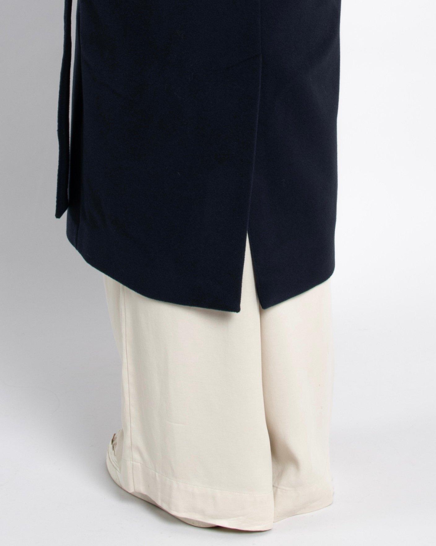 detail_ayen-wool-coat-navy-coat-double-breasted-dark-blue-3