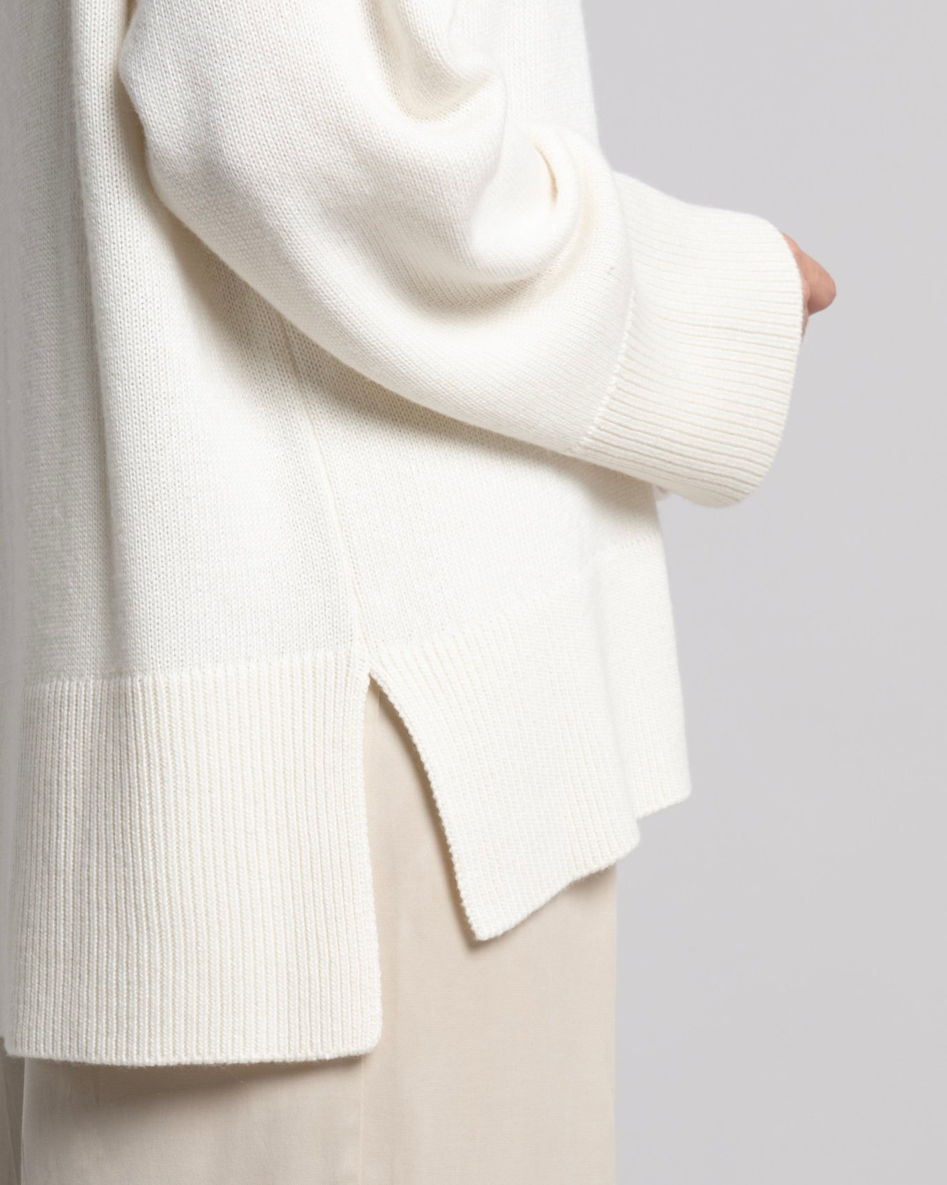 Detail_ayen_rollkragen_strickpullover_off_white_2