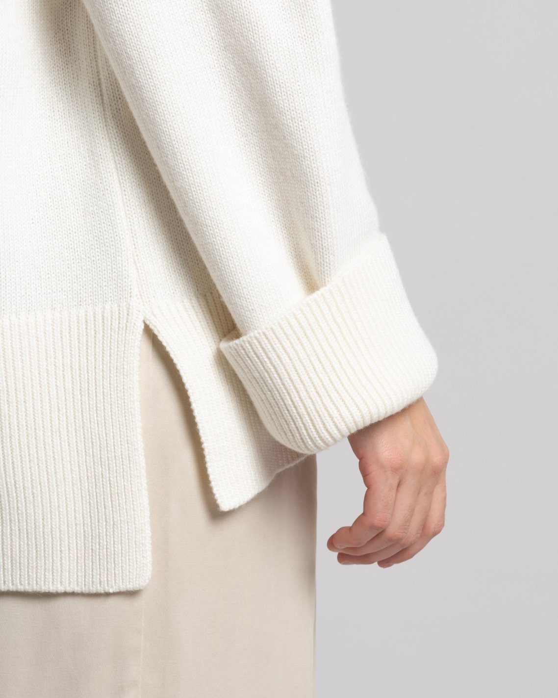 Detail_ayen_rollkragen_strickpullover_off_white_3