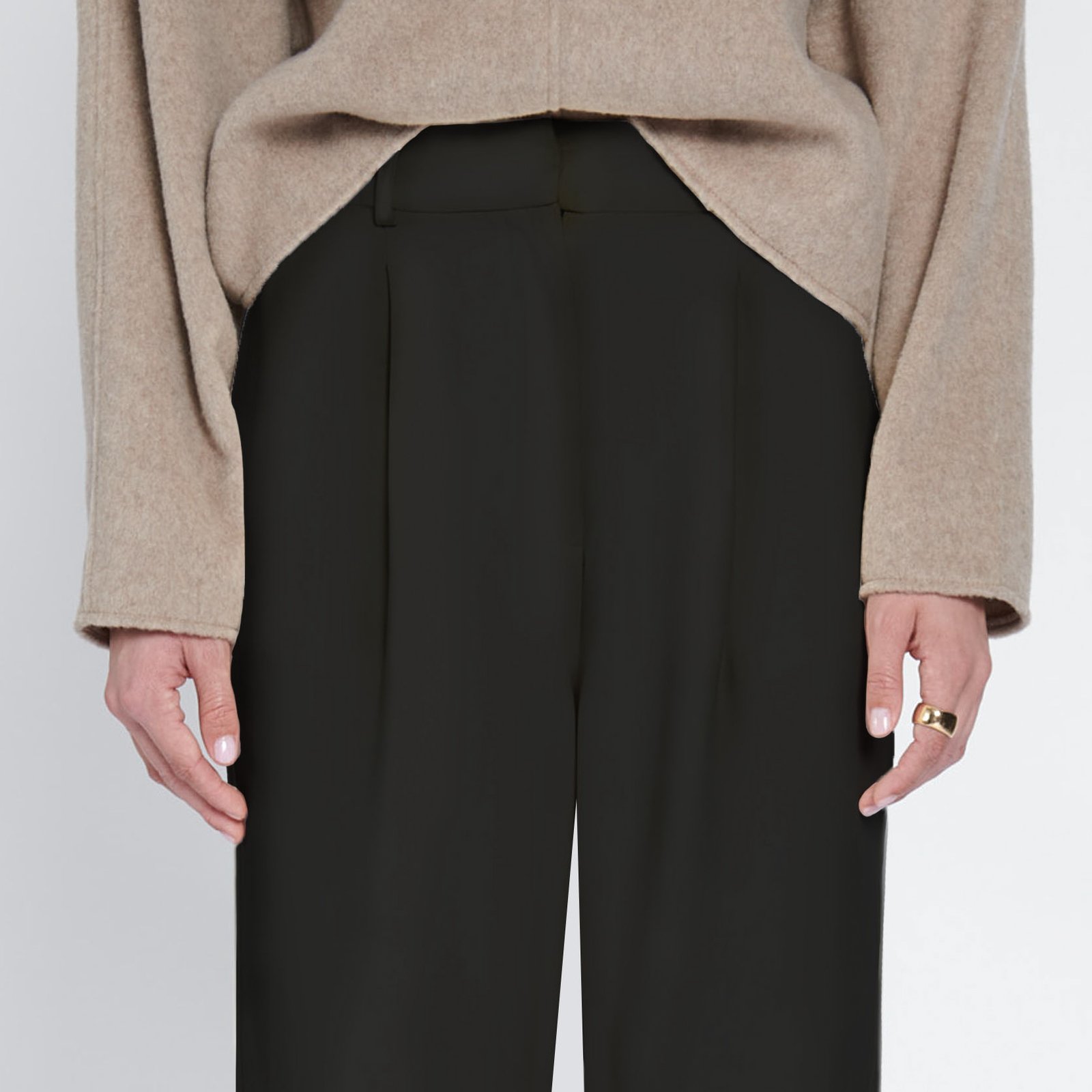 ayen-Bundfaltenhose-black-viskose-2