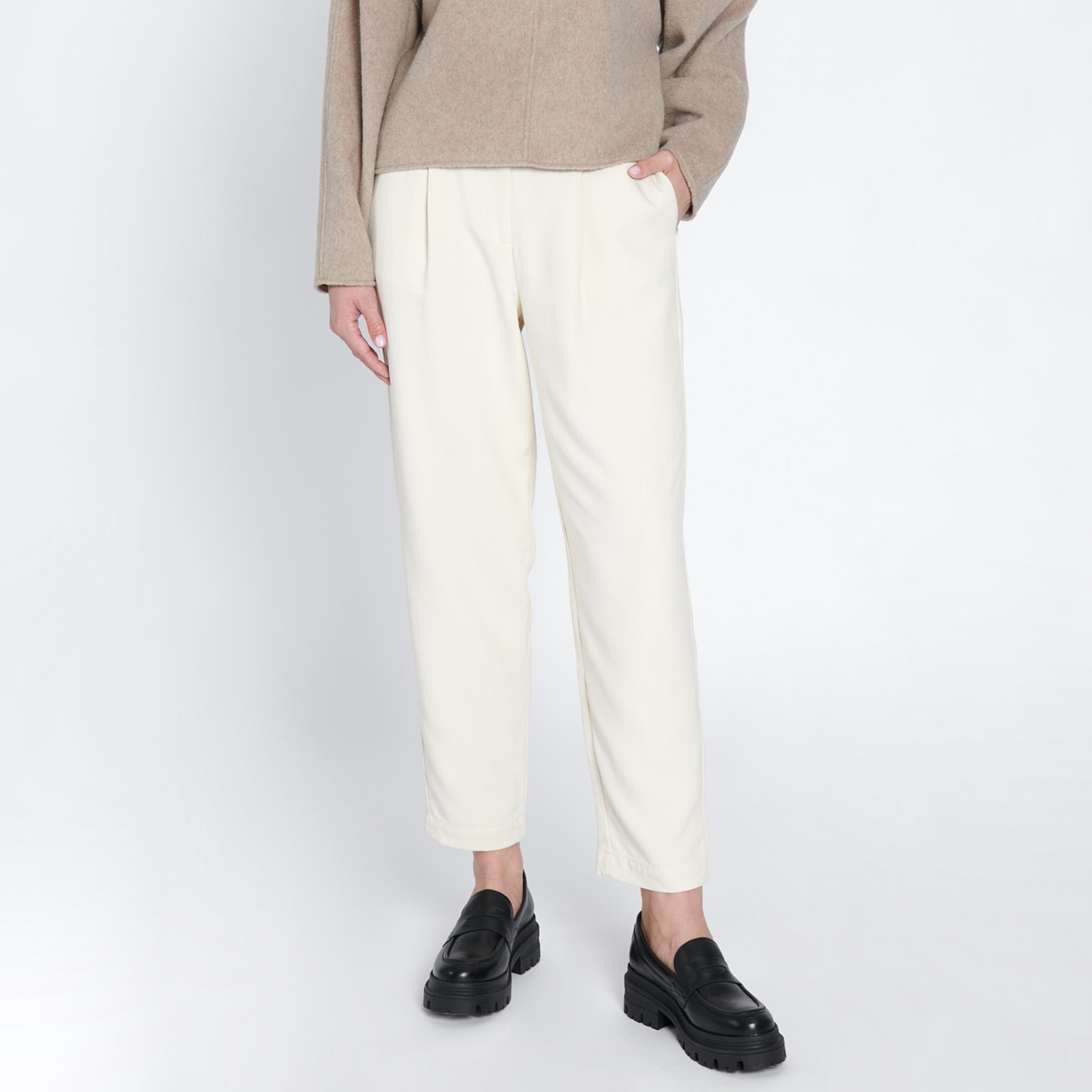 ayen-Wrist pleated pants-cream-off-white-viscose-1-square