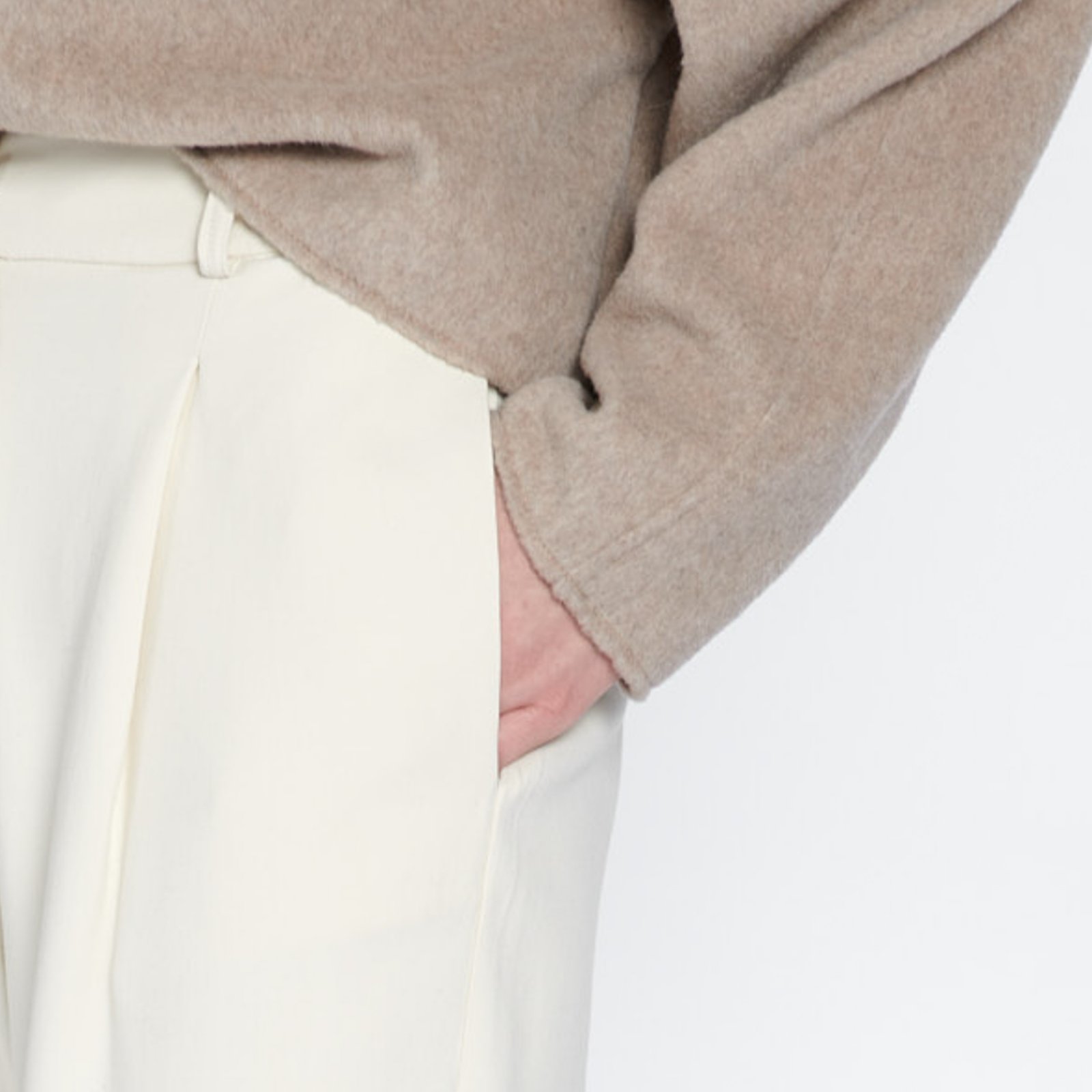 ayen-Wrist pleated pants-cream-off-white-viscose-3-square