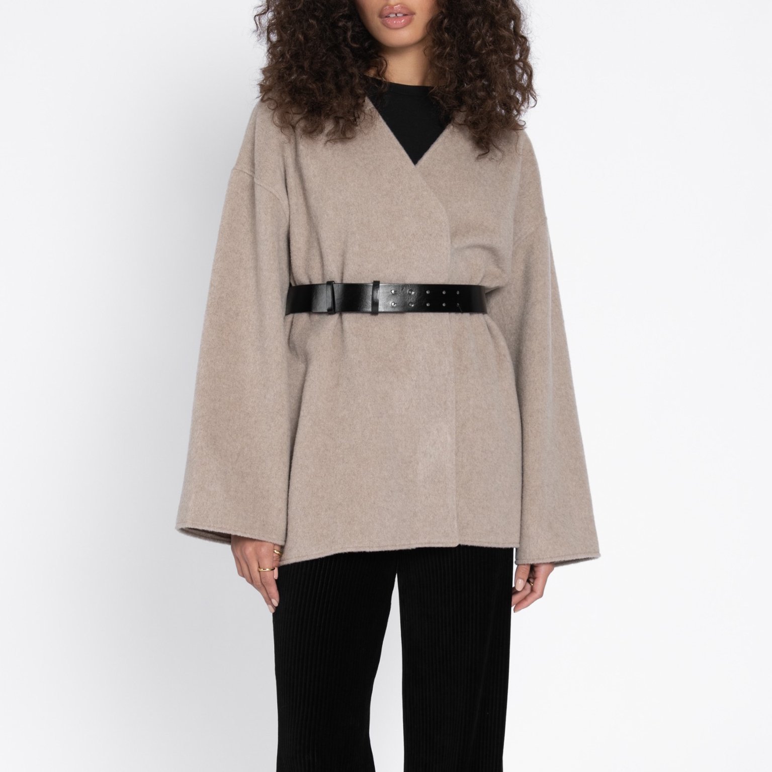 ayen-Wickel-Jacke-mit-Gürtel-double-opitik-wolle-hellbraun-3