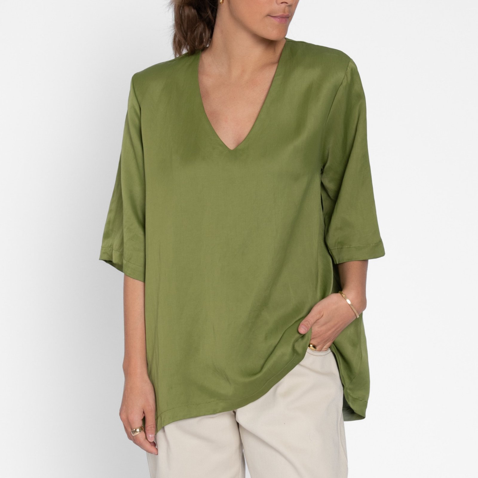 ayen_tunic_blouse_V_neckline_green_9