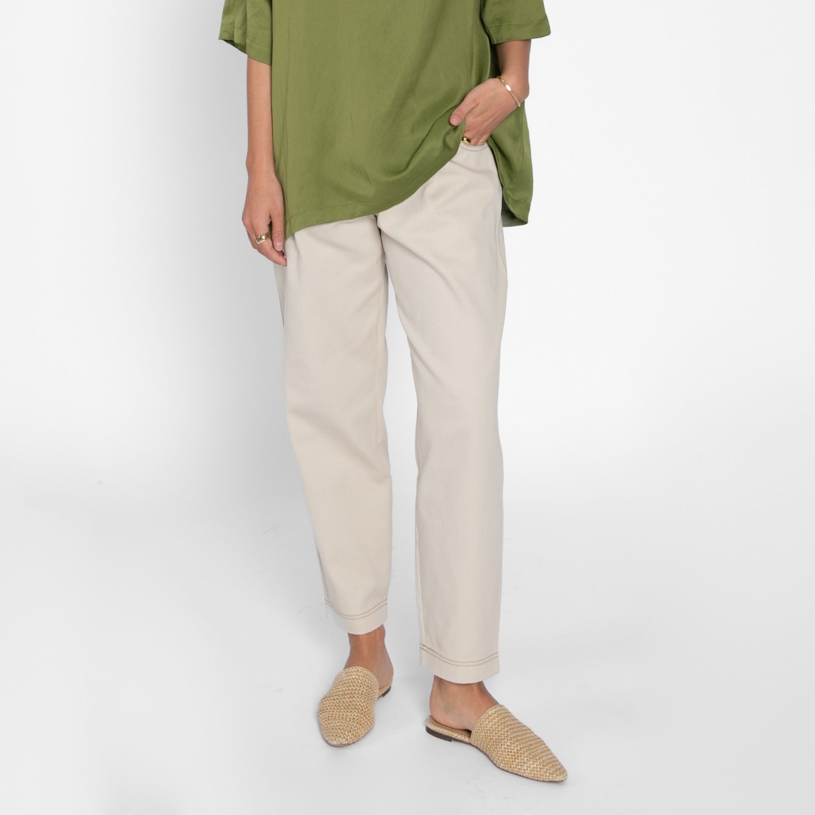 ayen_tunic_blouse_V_neckline_green_9-2